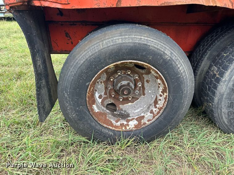 image for item MQ9430 1994 Al-jon 400logger  refuse compactor