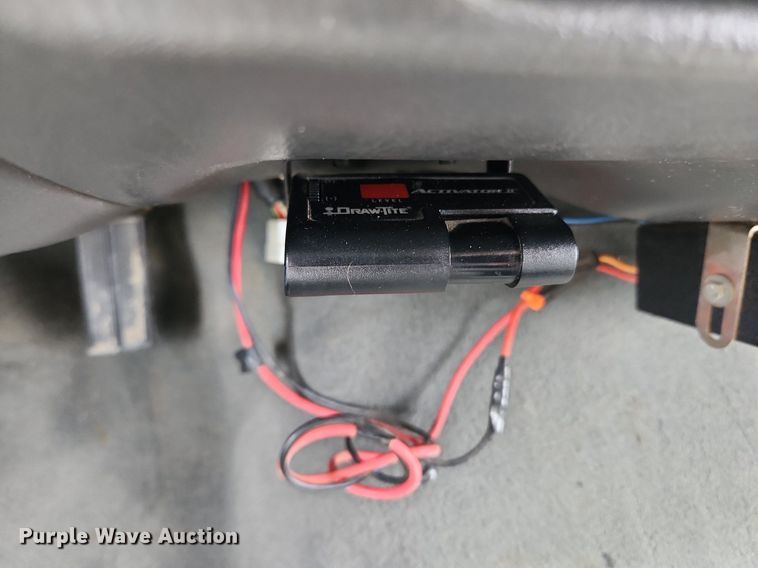 image for item MW9743 2003 Ford F250 Super Duty  Crew Cab pickup truck