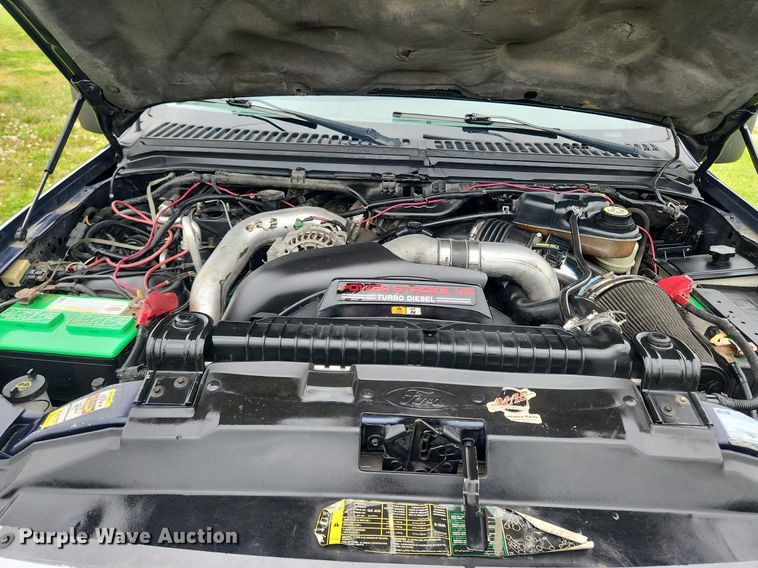 image for item MW9743 2003 Ford F250 Super Duty  Crew Cab pickup truck