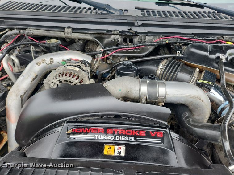 image for item MW9743 2003 Ford F250 Super Duty  Crew Cab pickup truck