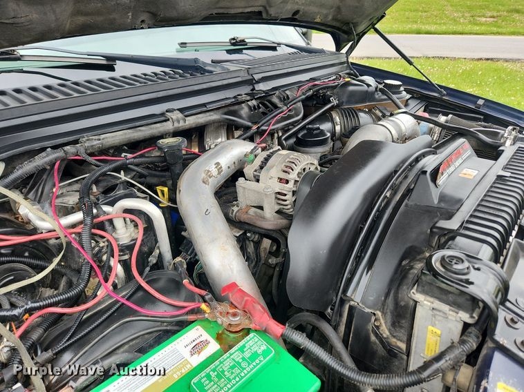 image for item MW9743 2003 Ford F250 Super Duty  Crew Cab pickup truck