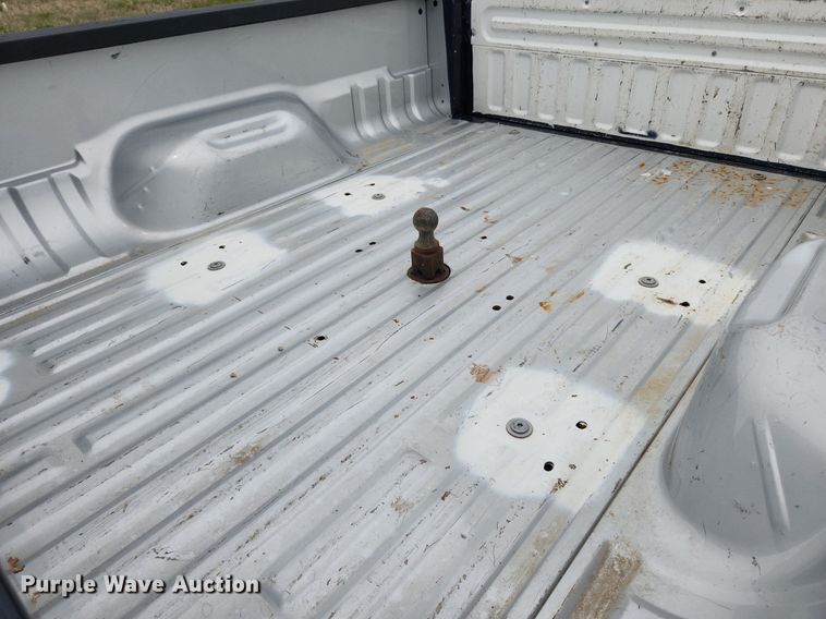 image for item MW9743 2003 Ford F250 Super Duty  Crew Cab pickup truck