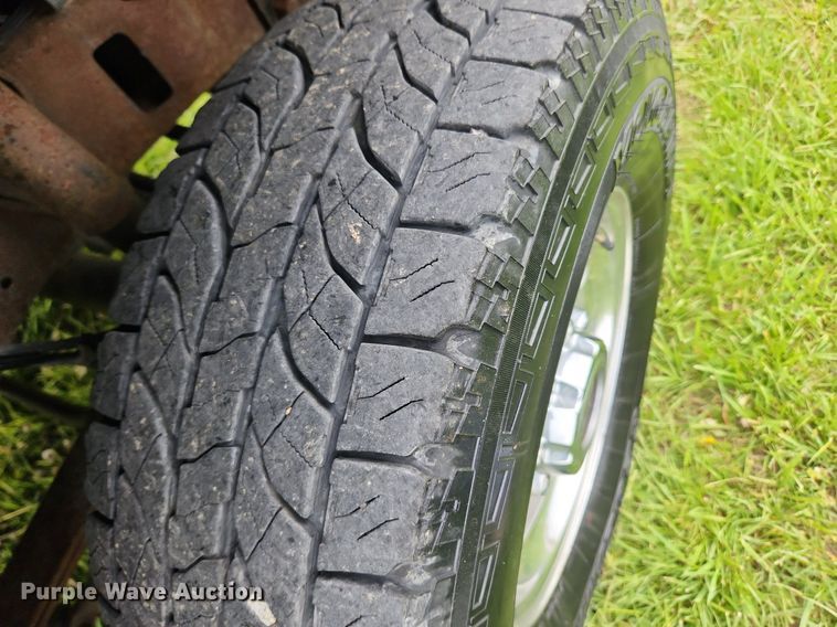 image for item MW9743 2003 Ford F250 Super Duty  Crew Cab pickup truck