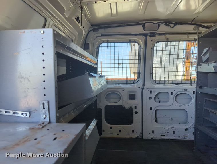 image for item MX9332 2006 Ford E350 Super Duty  van with bucket lift
