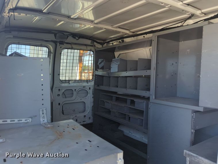 image for item MX9332 2006 Ford E350 Super Duty  van with bucket lift