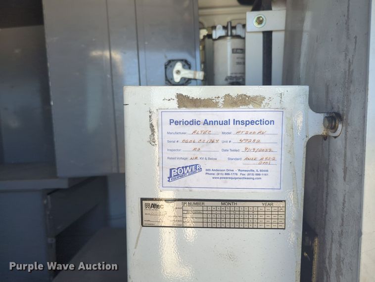 image for item MX9332 2006 Ford E350 Super Duty  van with bucket lift