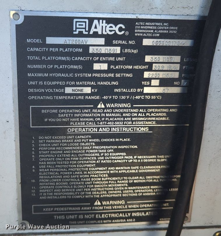 image for item MX9332 2006 Ford E350 Super Duty  van with bucket lift