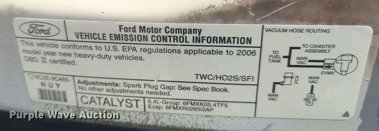 image for item MX9332 2006 Ford E350 Super Duty  van with bucket lift