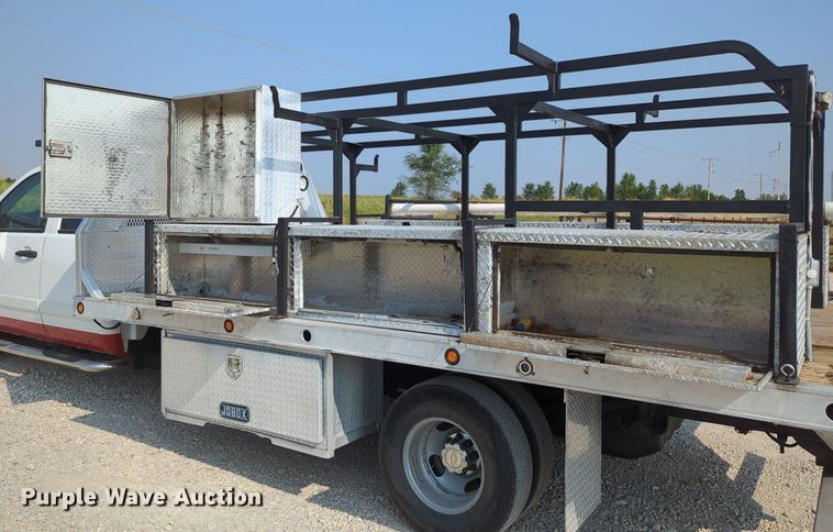 image for item MX9371 2007 Chevrolet Silverado 3500HD  Ext. Cab flatbed pickup truck