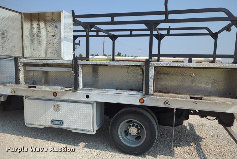 image for item MX9371 2007 Chevrolet Silverado 3500HD  Ext. Cab flatbed pickup truck