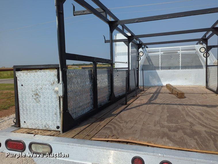 image for item MX9371 2007 Chevrolet Silverado 3500HD  Ext. Cab flatbed pickup truck