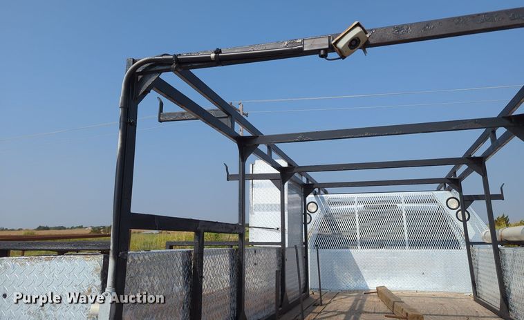 image for item MX9371 2007 Chevrolet Silverado 3500HD  Ext. Cab flatbed pickup truck