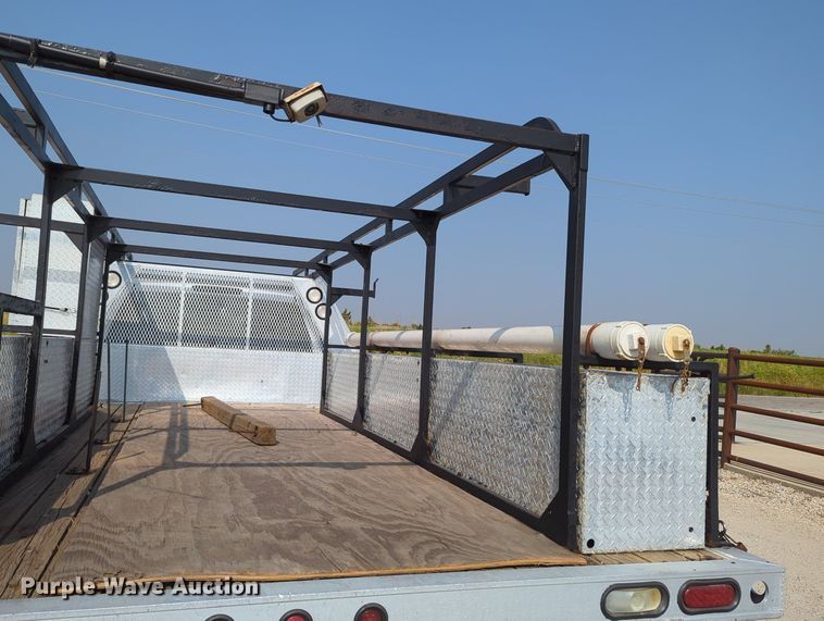 image for item MX9371 2007 Chevrolet Silverado 3500HD  Ext. Cab flatbed pickup truck