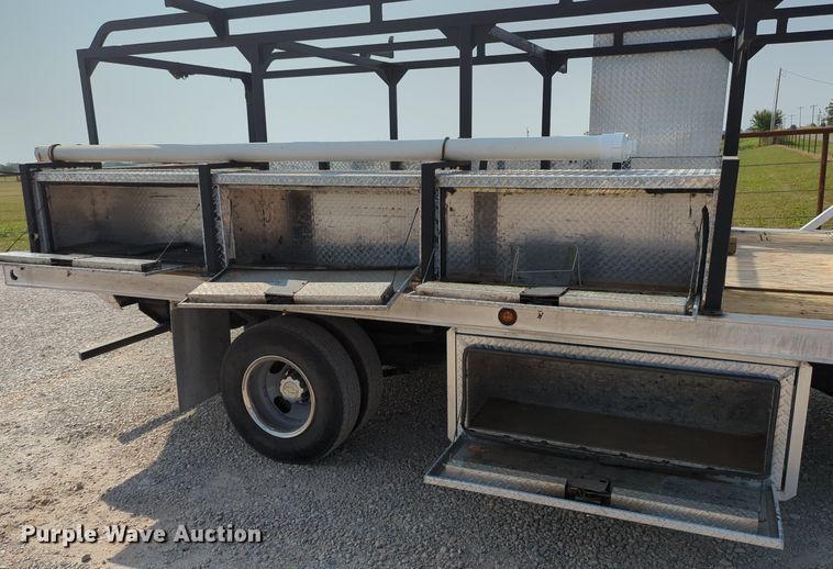 image for item MX9371 2007 Chevrolet Silverado 3500HD  Ext. Cab flatbed pickup truck