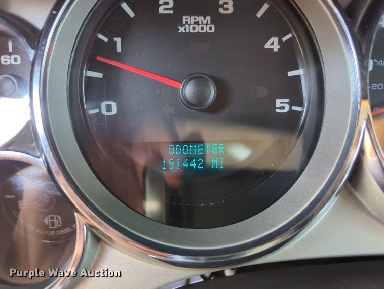 image for item MX9371 2007 Chevrolet Silverado 3500HD  Ext. Cab flatbed pickup truck