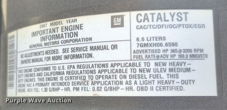 image for item MX9371 2007 Chevrolet Silverado 3500HD  Ext. Cab flatbed pickup truck