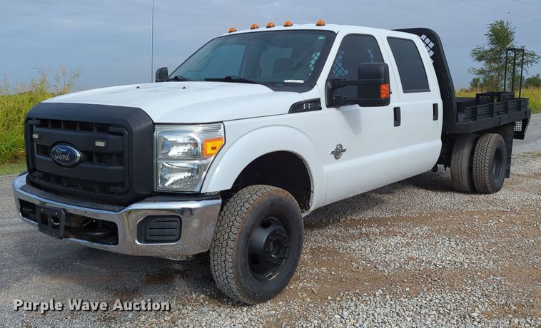 image for item MX9372 2016 Ford F350 Super Duty  Crew Cab flatbed pickup truck