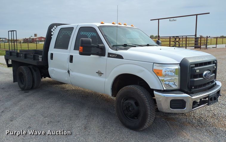 image for item MX9372 2016 Ford F350 Super Duty  Crew Cab flatbed pickup truck