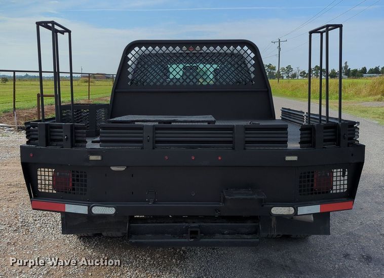 image for item MX9372 2016 Ford F350 Super Duty  Crew Cab flatbed pickup truck
