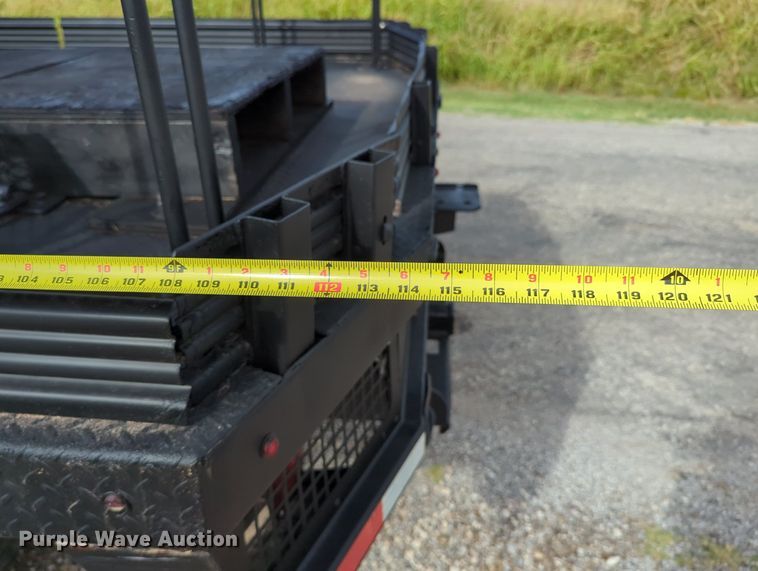 image for item MX9372 2016 Ford F350 Super Duty  Crew Cab flatbed pickup truck