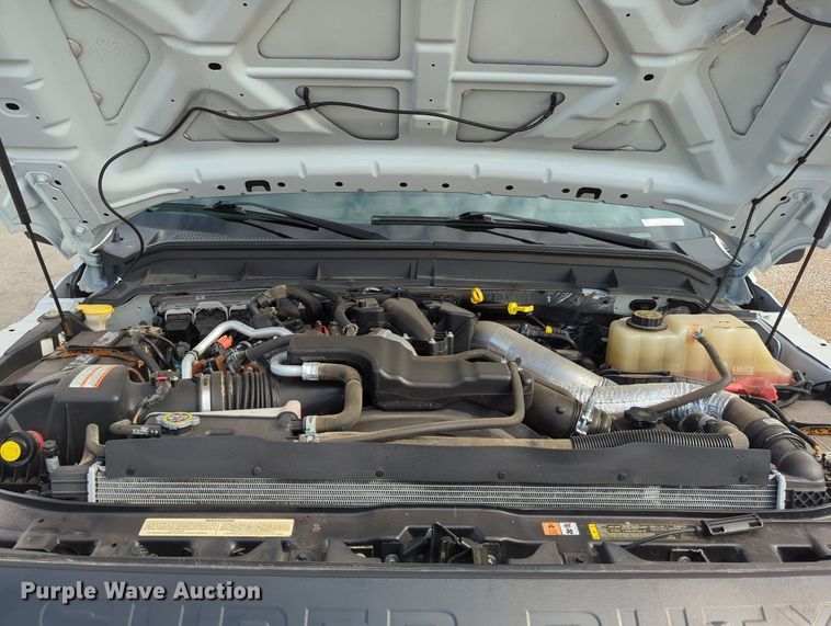 image for item MX9372 2016 Ford F350 Super Duty  Crew Cab flatbed pickup truck