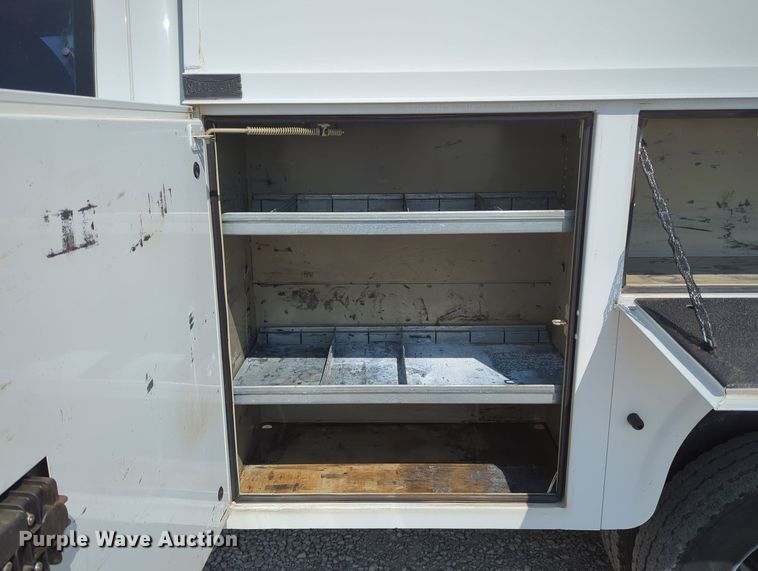 image for item MX9376 2011 Ford F550 Super Duty  SuperCab utility / service truck