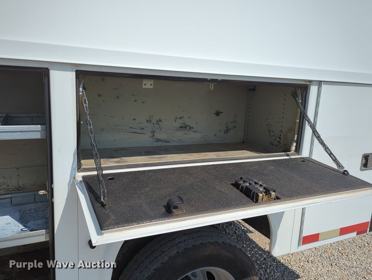 image for item MX9376 2011 Ford F550 Super Duty  SuperCab utility / service truck