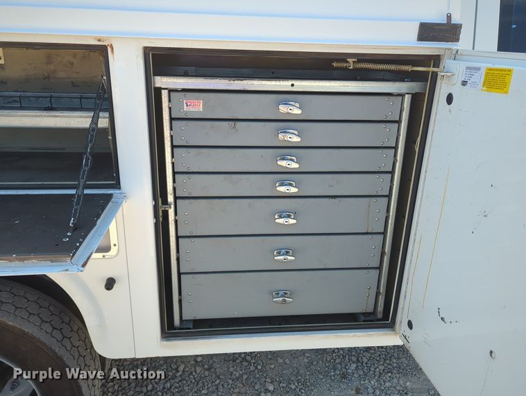 image for item MX9376 2011 Ford F550 Super Duty  SuperCab utility / service truck