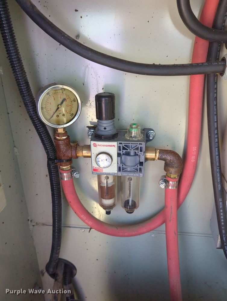 image for item MX9376 2011 Ford F550 Super Duty  SuperCab utility / service truck