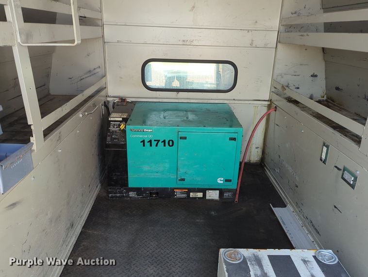 image for item MX9376 2011 Ford F550 Super Duty  SuperCab utility / service truck