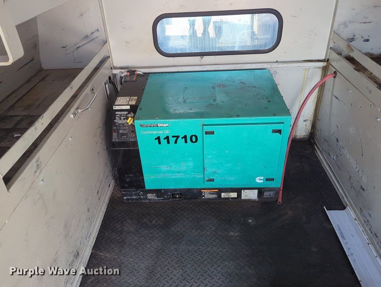 image for item MX9376 2011 Ford F550 Super Duty  SuperCab utility / service truck