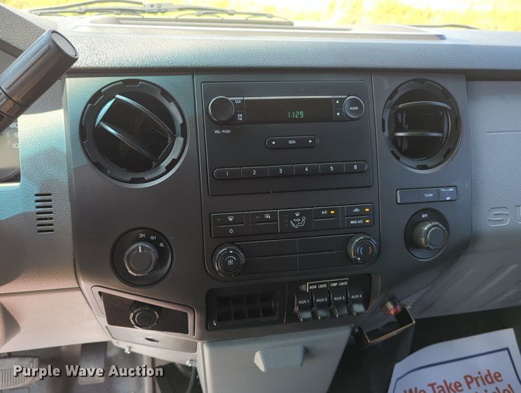 image for item MX9376 2011 Ford F550 Super Duty  SuperCab utility / service truck