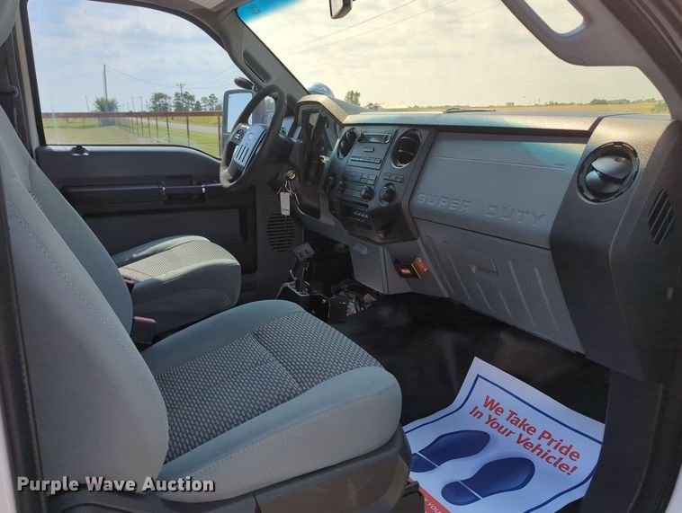 image for item MX9376 2011 Ford F550 Super Duty  SuperCab utility / service truck