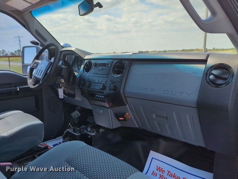 image for item MX9376 2011 Ford F550 Super Duty  SuperCab utility / service truck