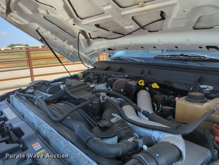 image for item MX9376 2011 Ford F550 Super Duty  SuperCab utility / service truck