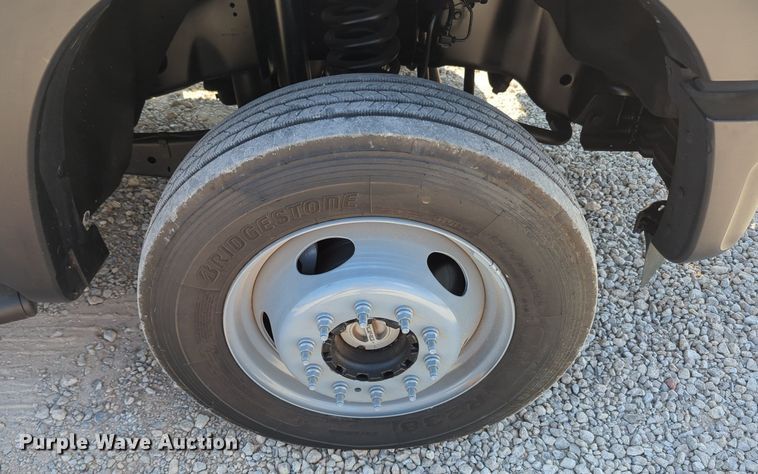 image for item MX9376 2011 Ford F550 Super Duty  SuperCab utility / service truck