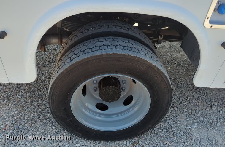 image for item MX9376 2011 Ford F550 Super Duty  SuperCab utility / service truck