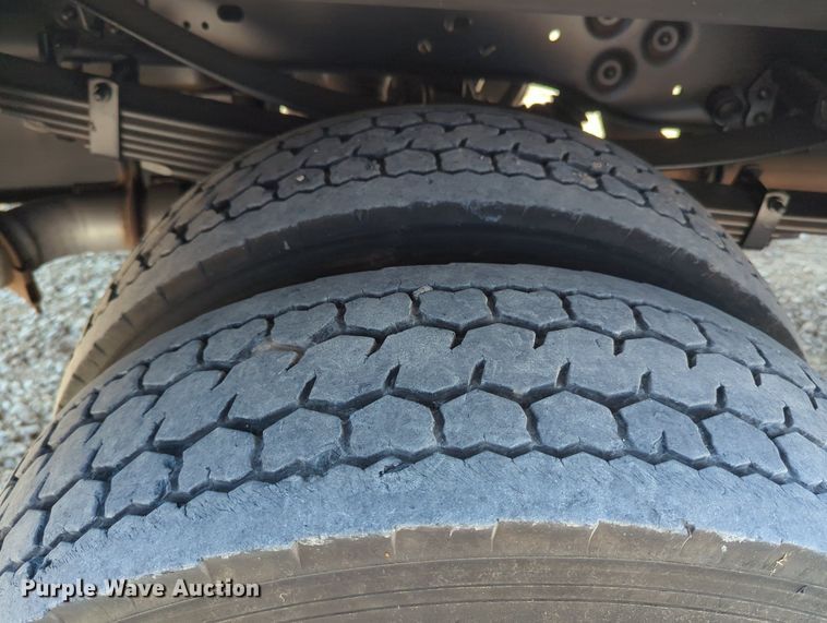 image for item MX9376 2011 Ford F550 Super Duty  SuperCab utility / service truck