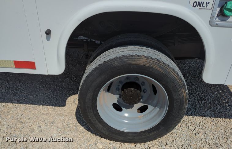 image for item MX9376 2011 Ford F550 Super Duty  SuperCab utility / service truck