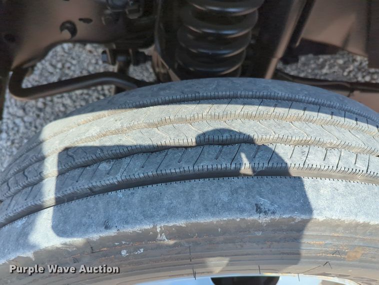 image for item MX9376 2011 Ford F550 Super Duty  SuperCab utility / service truck