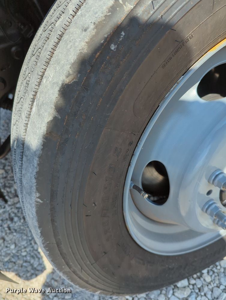 image for item MX9376 2011 Ford F550 Super Duty  SuperCab utility / service truck