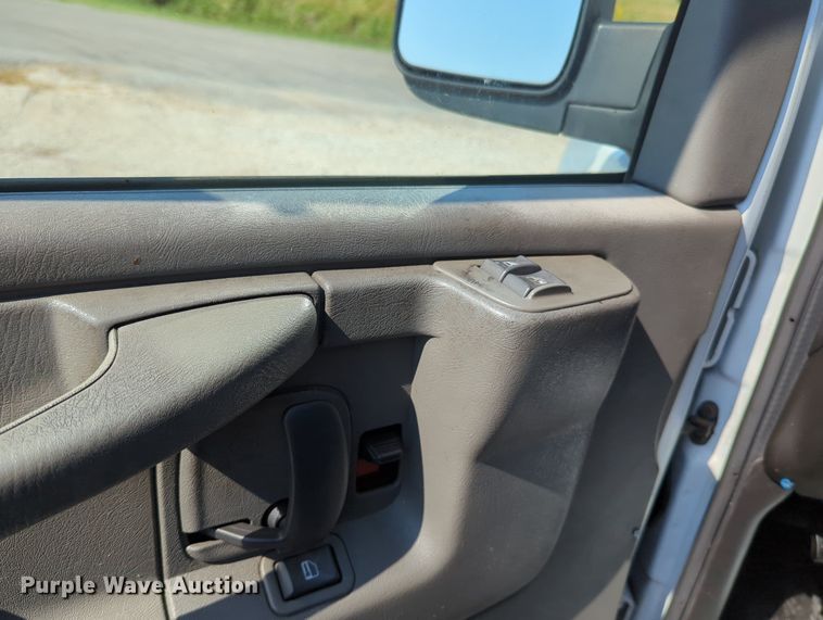 image for item MX9377 2007 GMC Savana G2500  van