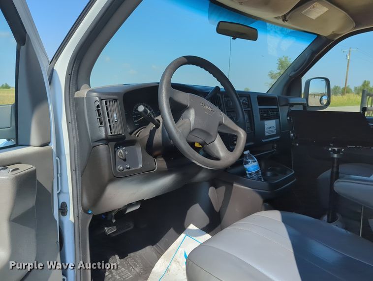 image for item MX9377 2007 GMC Savana G2500  van