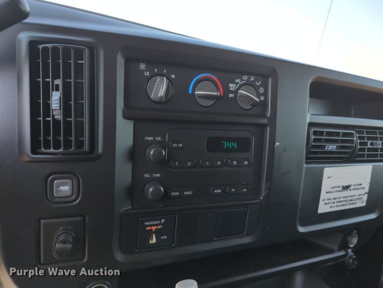 image for item MX9377 2007 GMC Savana G2500  van