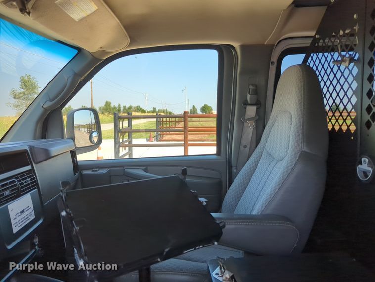 image for item MX9377 2007 GMC Savana G2500  van