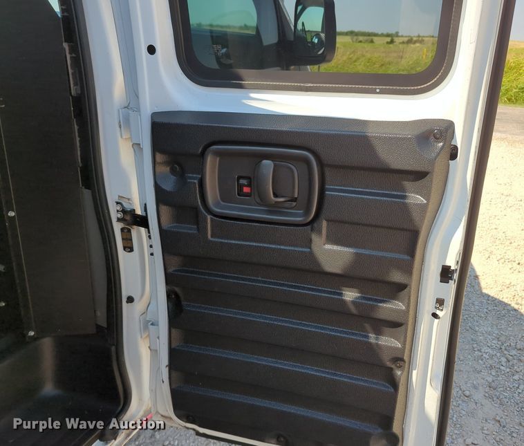 image for item MX9377 2007 GMC Savana G2500  van