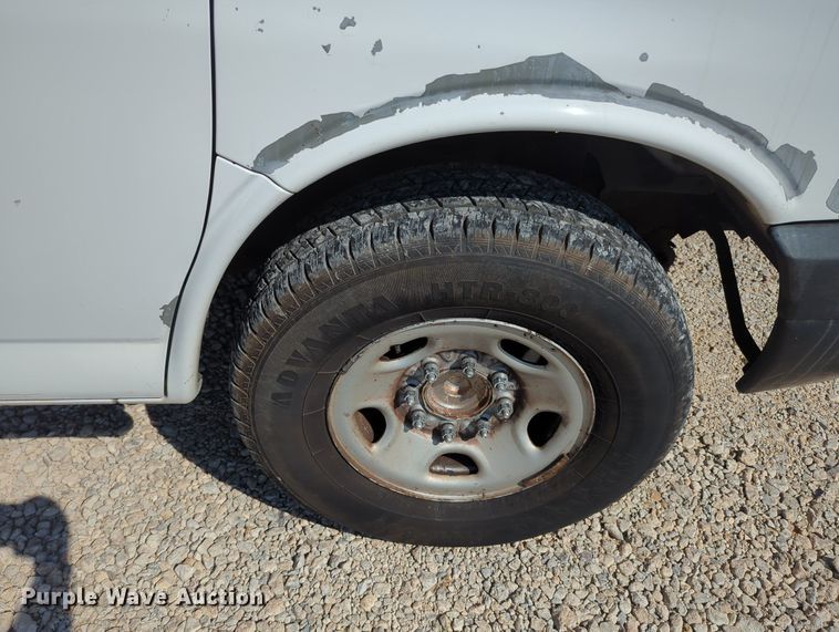 image for item MX9377 2007 GMC Savana G2500  van