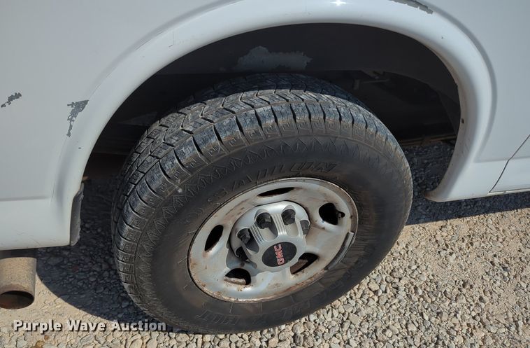 image for item MX9377 2007 GMC Savana G2500  van