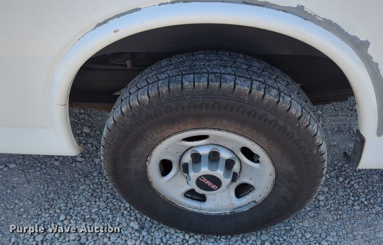 image for item MX9377 2007 GMC Savana G2500  van