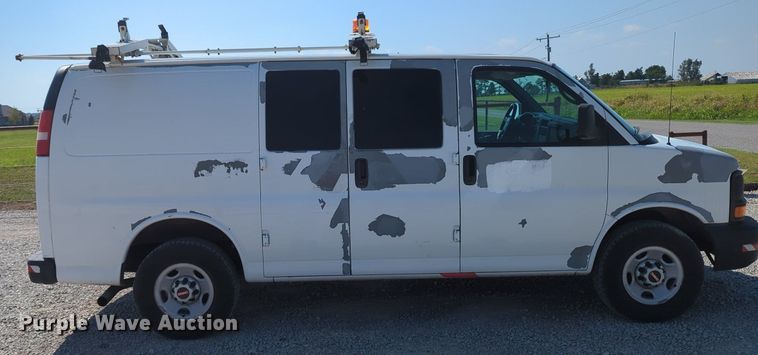 image for item MX9378 2007 GMC Savana G2500  van